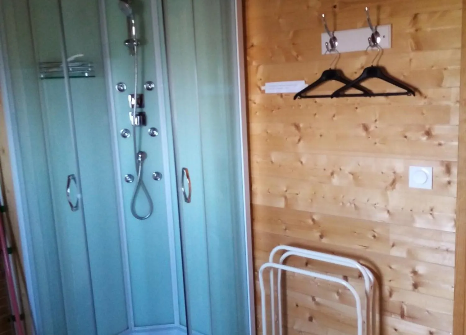 Chalet En Auvergne Labathude